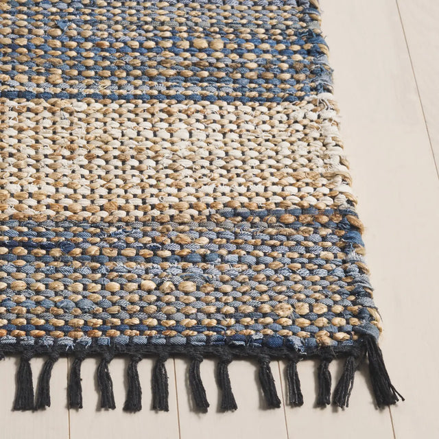 Safavieh Cape Cod 4'-0" x 6'-0" Rug in Light Blue