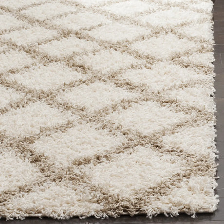 Safavieh Sgd-Dallas Shag 4'-0" x 6'-0" Rug in Ivory / Beige