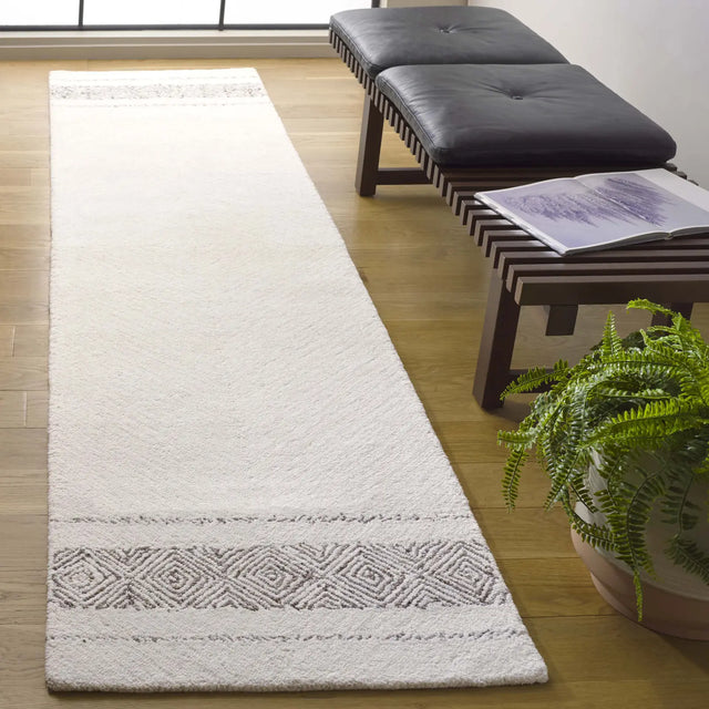 Safavieh Kenya 2'-3" x 9'-0" Rug in Ivory