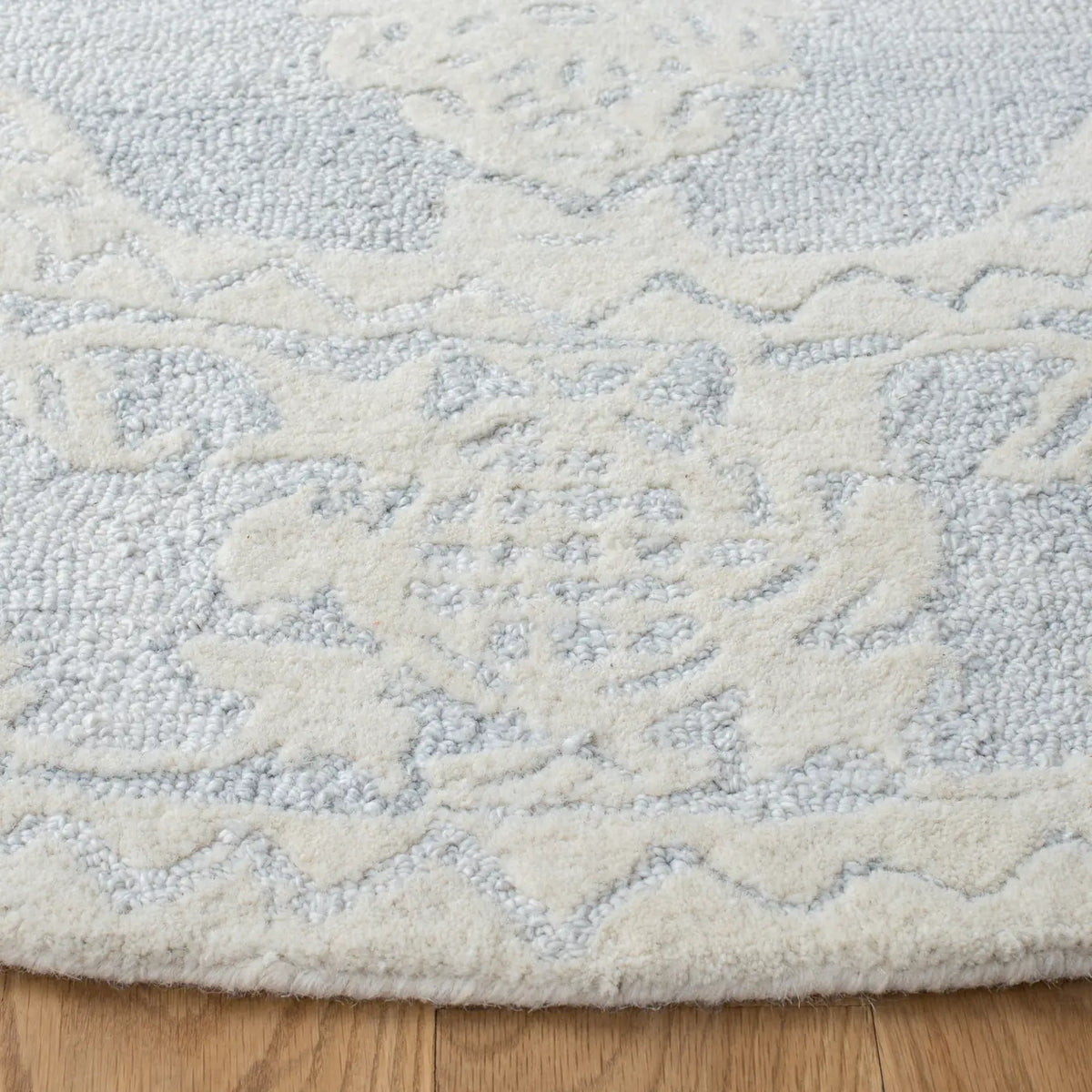 Safavieh Micro-Loop 5'-0" x 5'-0" Rug in Ivory / Grey