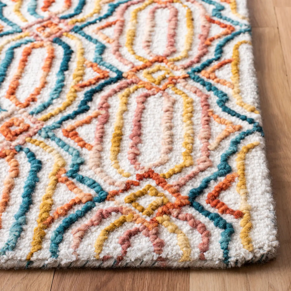 Safavieh Trace 4'-0" x 6'-0" Rug in Ivory / Navy