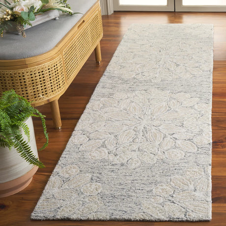 Safavieh Jardin 2'-3" x 8'-0" Rug in Grey / Ivory