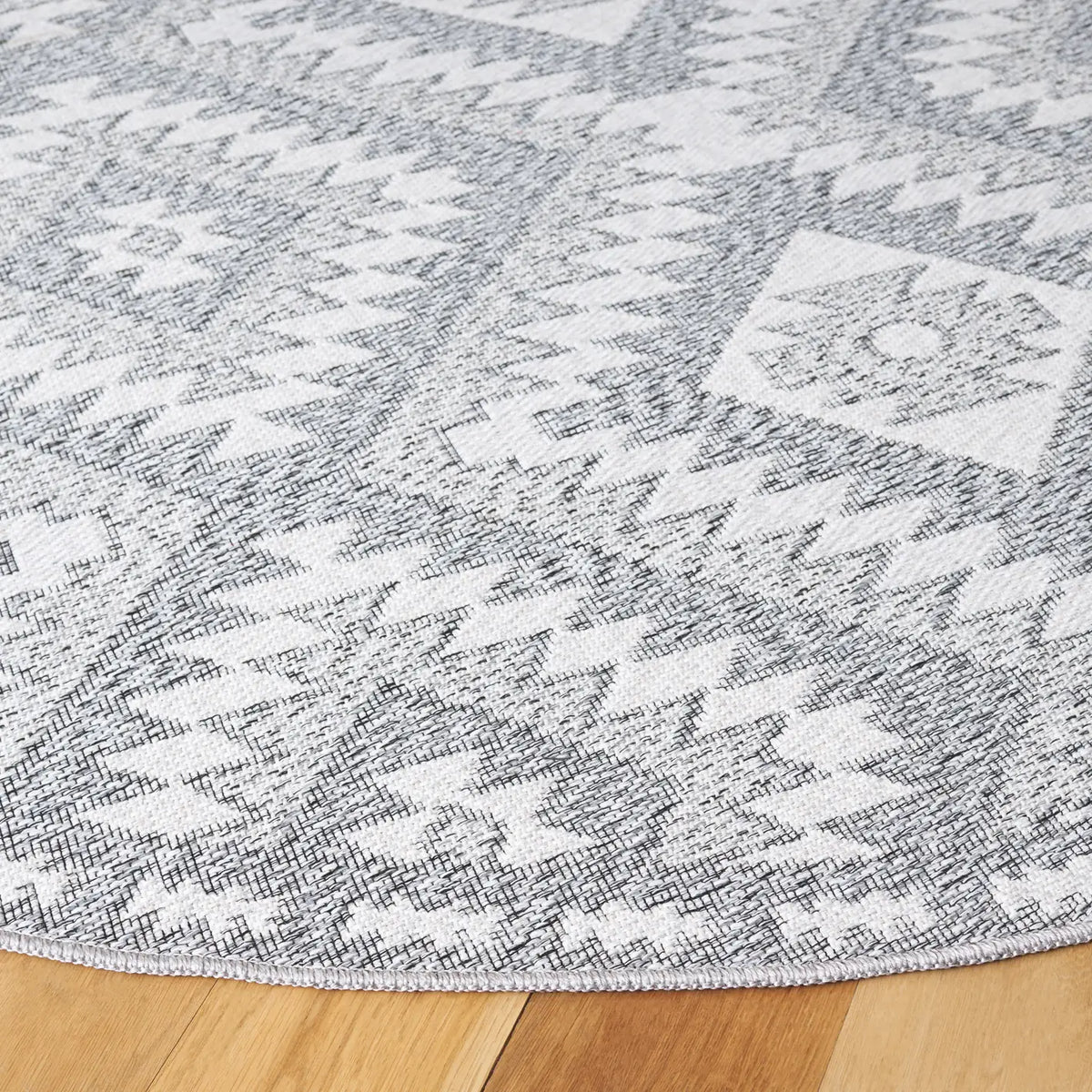 Safavieh Prairie 300 6'-7" x 6'-7" Rug in Grey / Ivory