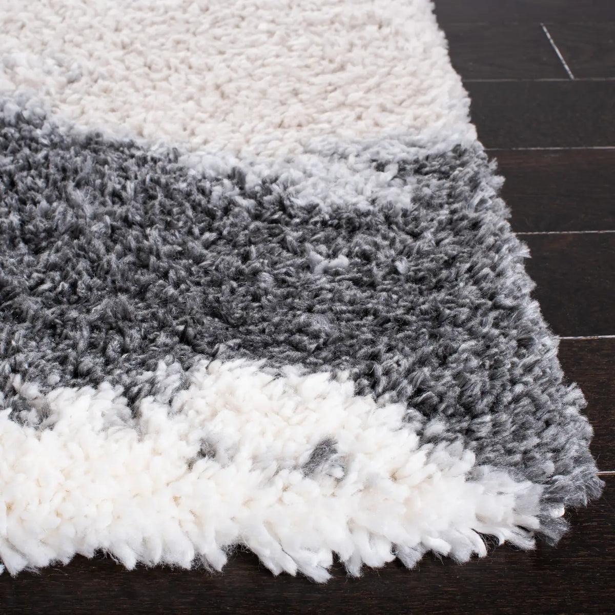 Safavieh Fontana Shag  800 4'-0" x 6'-0" Rug in Ivory / Grey