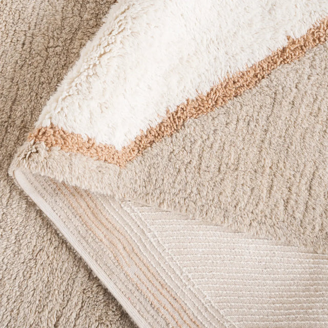 Safavieh Vermont 4'-0" x 6'-0" Rug in Ivory / Brown