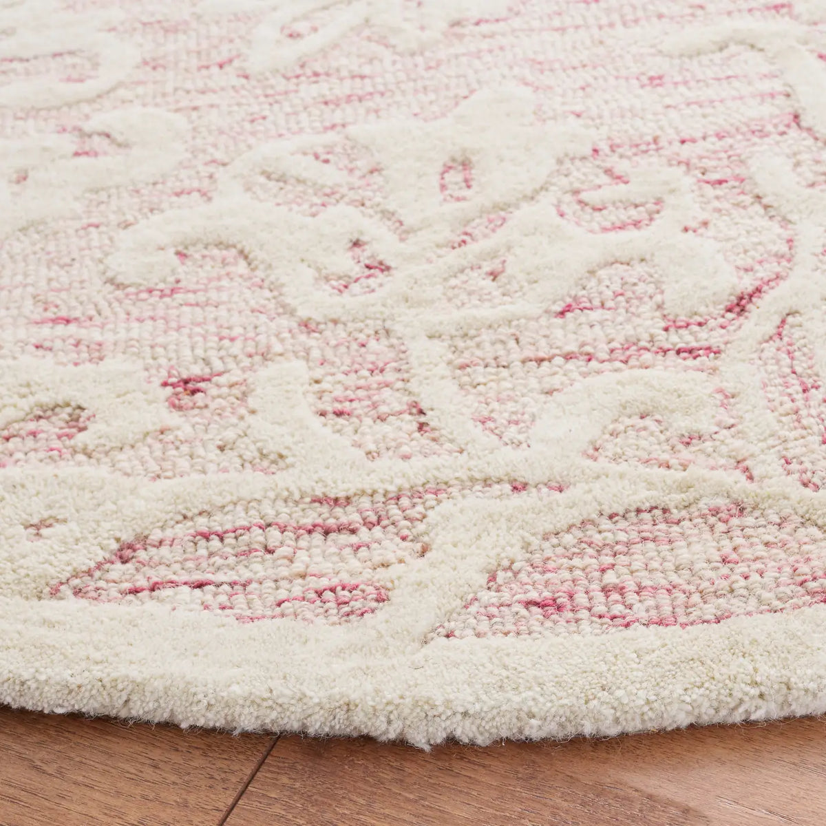 Safavieh Martha Stewart 6'-0" x 6'-0" Rug in Pink / Ivory