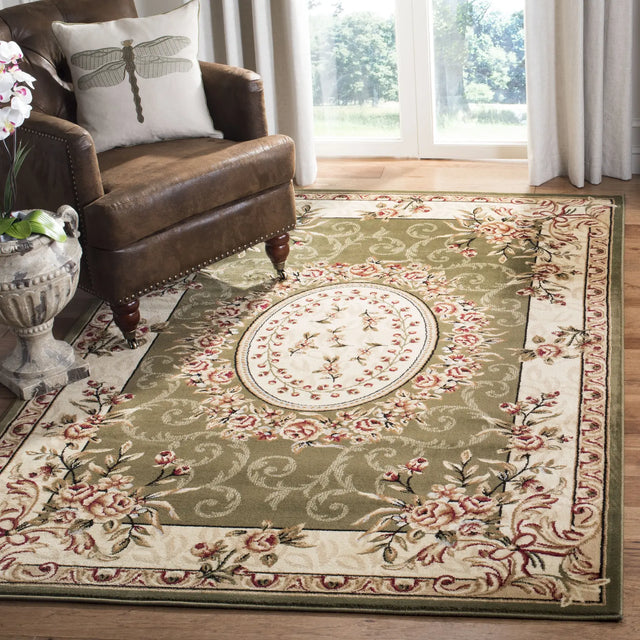 Safavieh Lyndhurst 5'-3" x 7'-6" Rug in Sage / Ivory