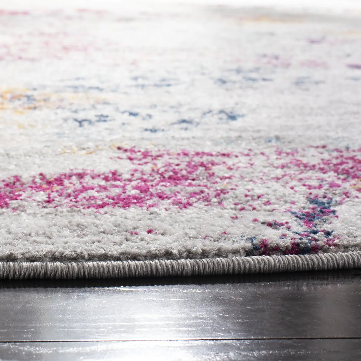 Safavieh Madison 6'-7" x 6'-7" Rug in Light Grey / Fuchsia