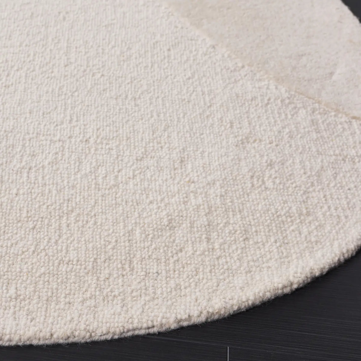 Safavieh Novelty 2'-0" x 3'-0" Rug in Ivory / Beige