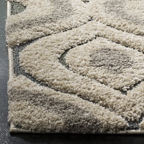 Safavieh Florida Shag 5'-3" x 7'-6" Rug in Cream / Light Blue