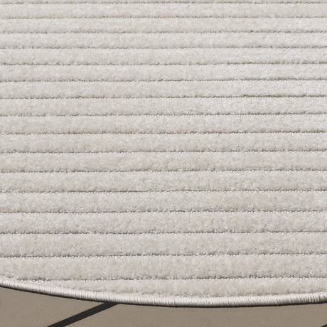 Safavieh Stella 6'-7" x 6'-7" Rug in Ivory