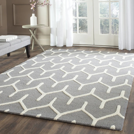 Safavieh Cambridge 4'-0" x 6'-0" Rug in Dark Grey / Ivory
