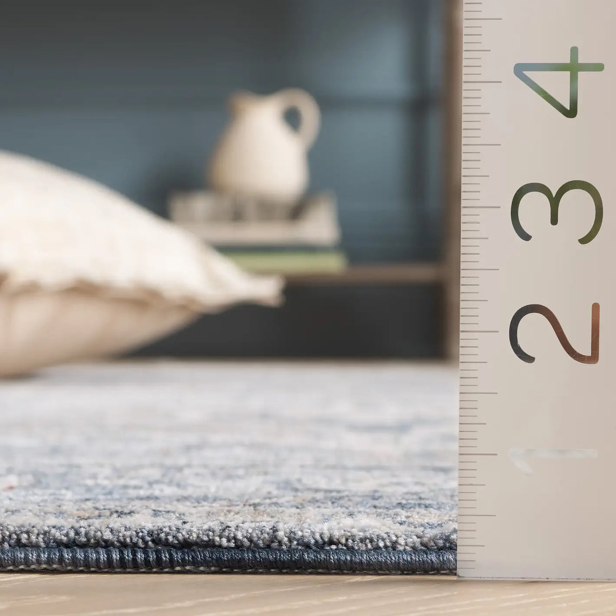 Safavieh Sutton 5'-0" x 8'-0" Rug in Grey / Navy
