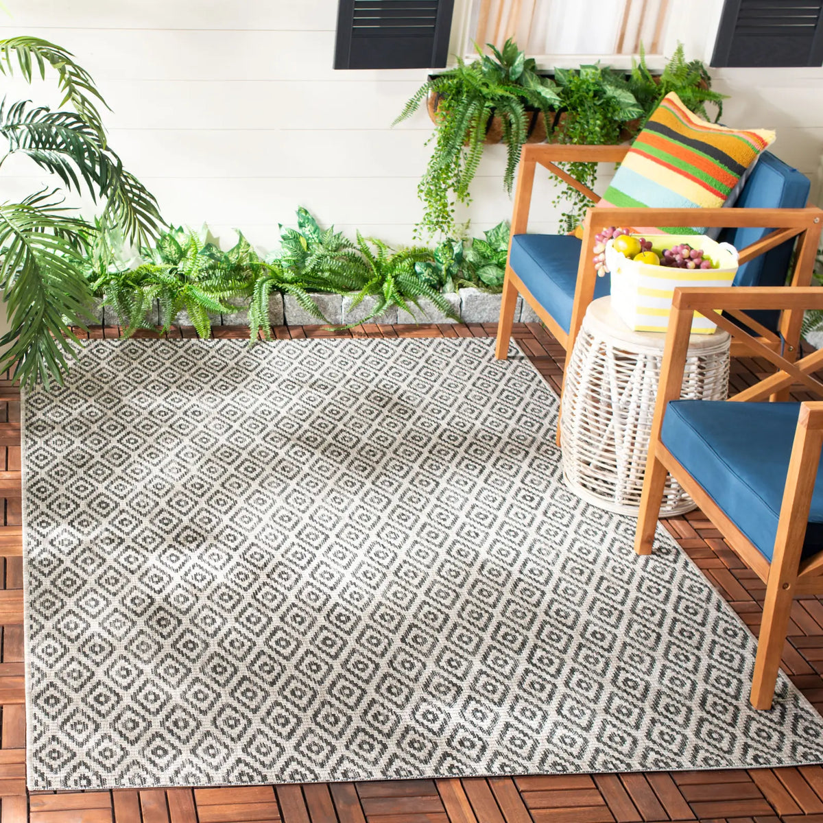 Safavieh Courtyard 5'-3" x 7'-7" Rug in Beige / Black