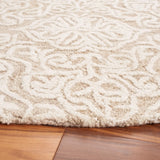 Safavieh Blossom 6'-0" x 6'-0" Rug in Beige / Ivory