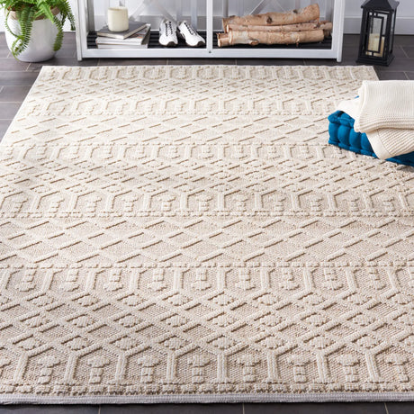 Safavieh Global 4'-0" x 6'-0" Rug in Beige / Ivory