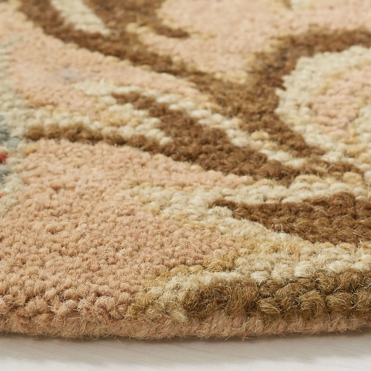 Safavieh Blossom 4'-0" x 4'-0" Rug in Beige / Multi