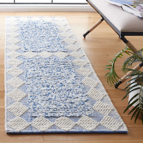 Safavieh Natura 2'-3" x 8'-0" Rug in Blue / Ivory