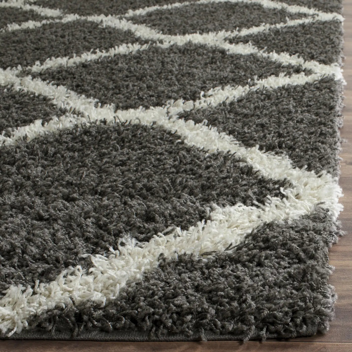 Safavieh Sgd-Dallas Shag 10'-0" x 14'-0" Rug in Dark Grey / Ivory