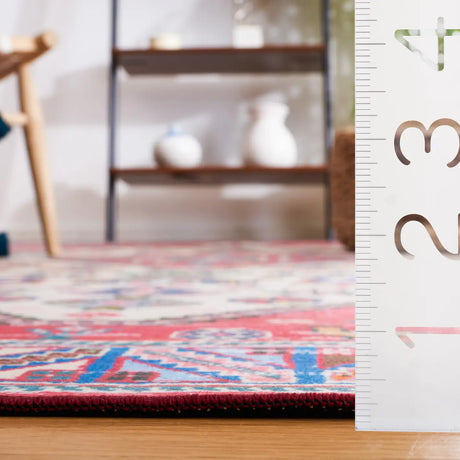 Safavieh Tucson 5'-0" x 8'-0" Rug in Beige / Rust