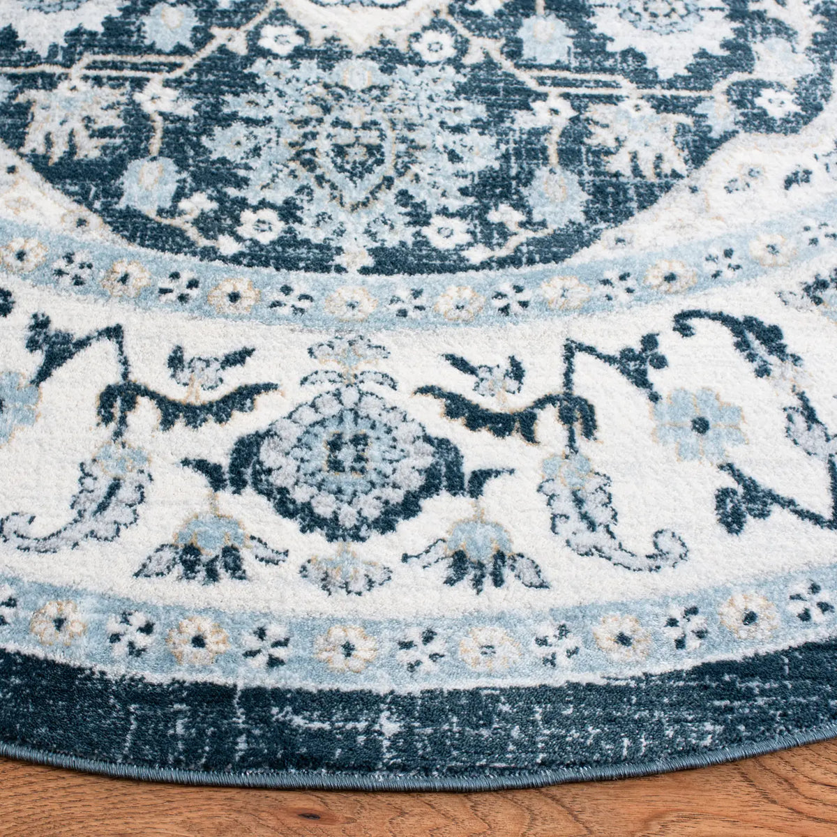 Safavieh Isabella 6'-7" x 6'-7" Rug in Navy / Creme