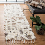 Safavieh Manhattan 2'-3" x 8'-0" Rug in Ivory / Grey