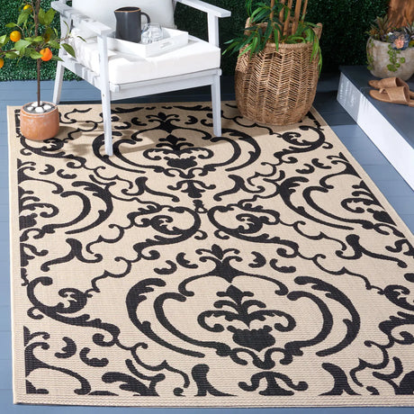 Safavieh Courtyard 4'-0" x 5'-7" Rug in Sand / Black