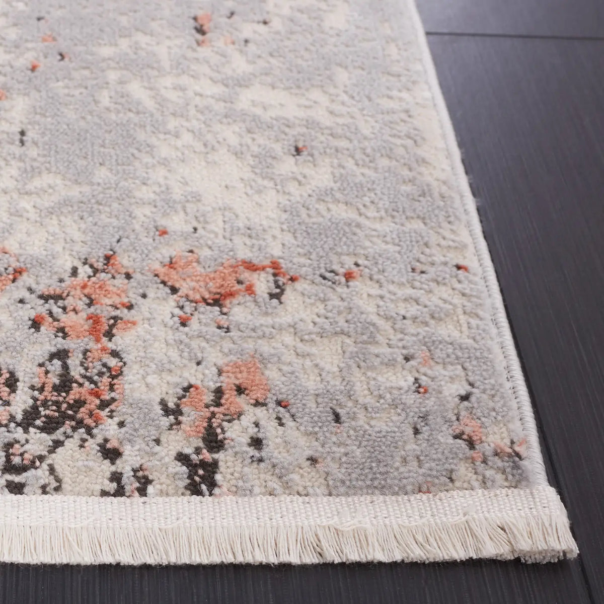 Safavieh Shivan 4'-0" x 6'-0" Rug in Grey / Rose