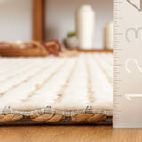 Safavieh Marbella 4'-0" x 6'-0" Rug in Brown / Natural