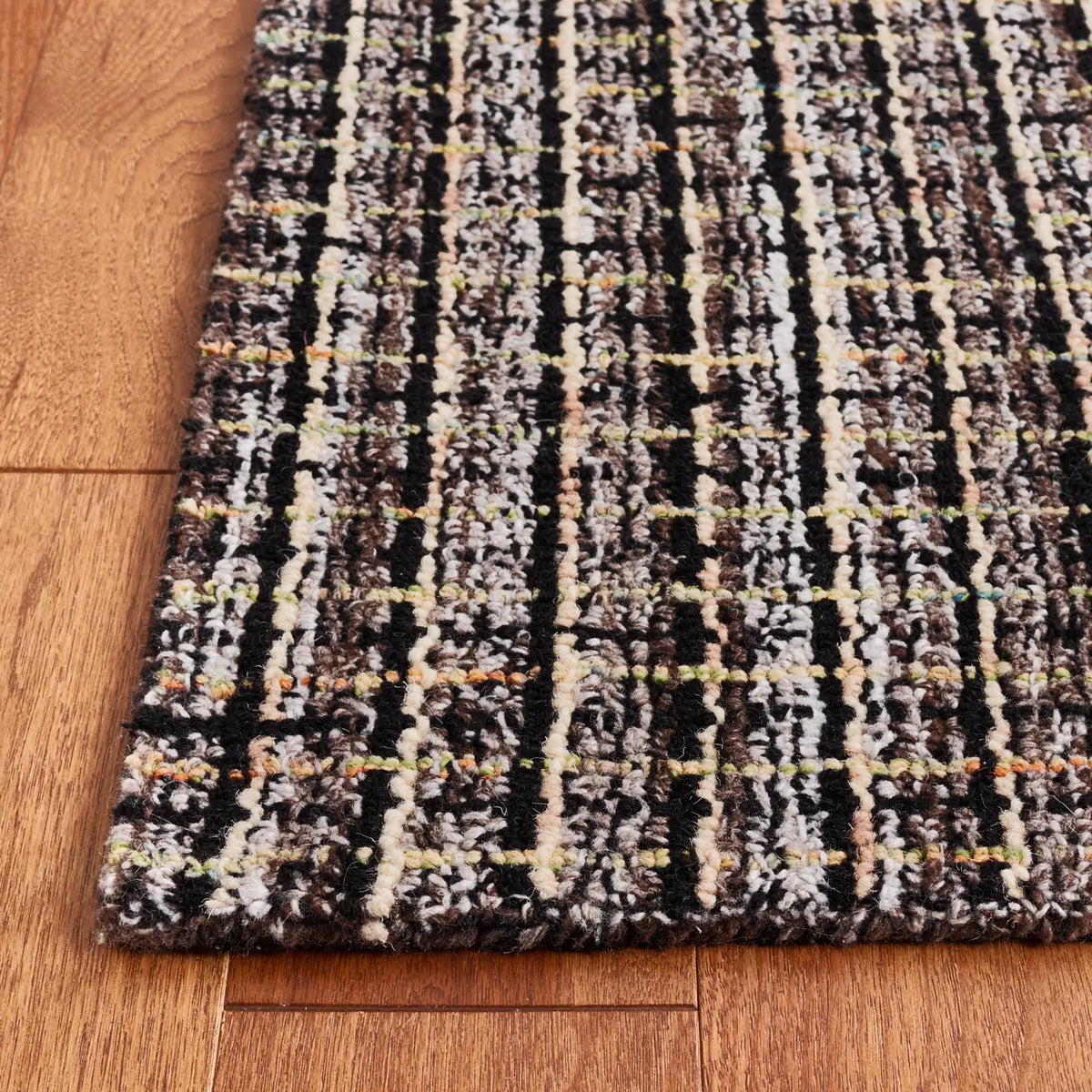 Safavieh Abstract 4'-0" x 6'-0" Rug in Brown / Black