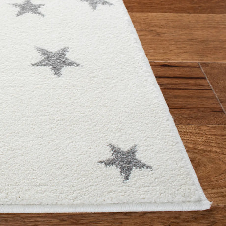 Safavieh Carousel Kids 100 4'-0" x 6'-0" Rug in Ivory / Grey