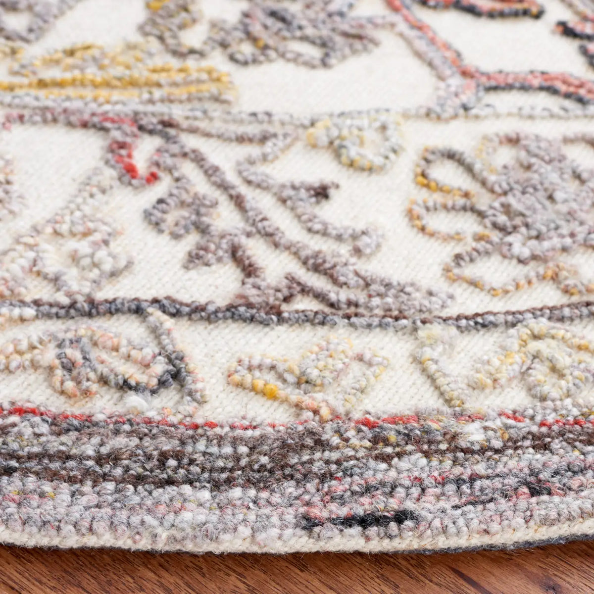 Safavieh Trace 6'-0" x 6'-0" Rug in Red / Ivory