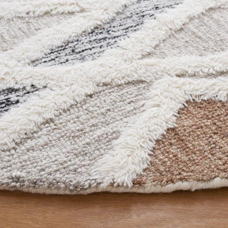 Safavieh Casablanca 6'-0" x 6'-0" Rug in Grey / Ivory