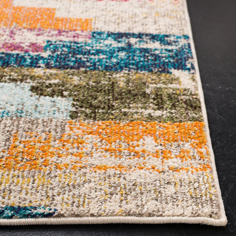 Safavieh Madison 4'-0" x 6'-0" Rug in Ivory / Multi