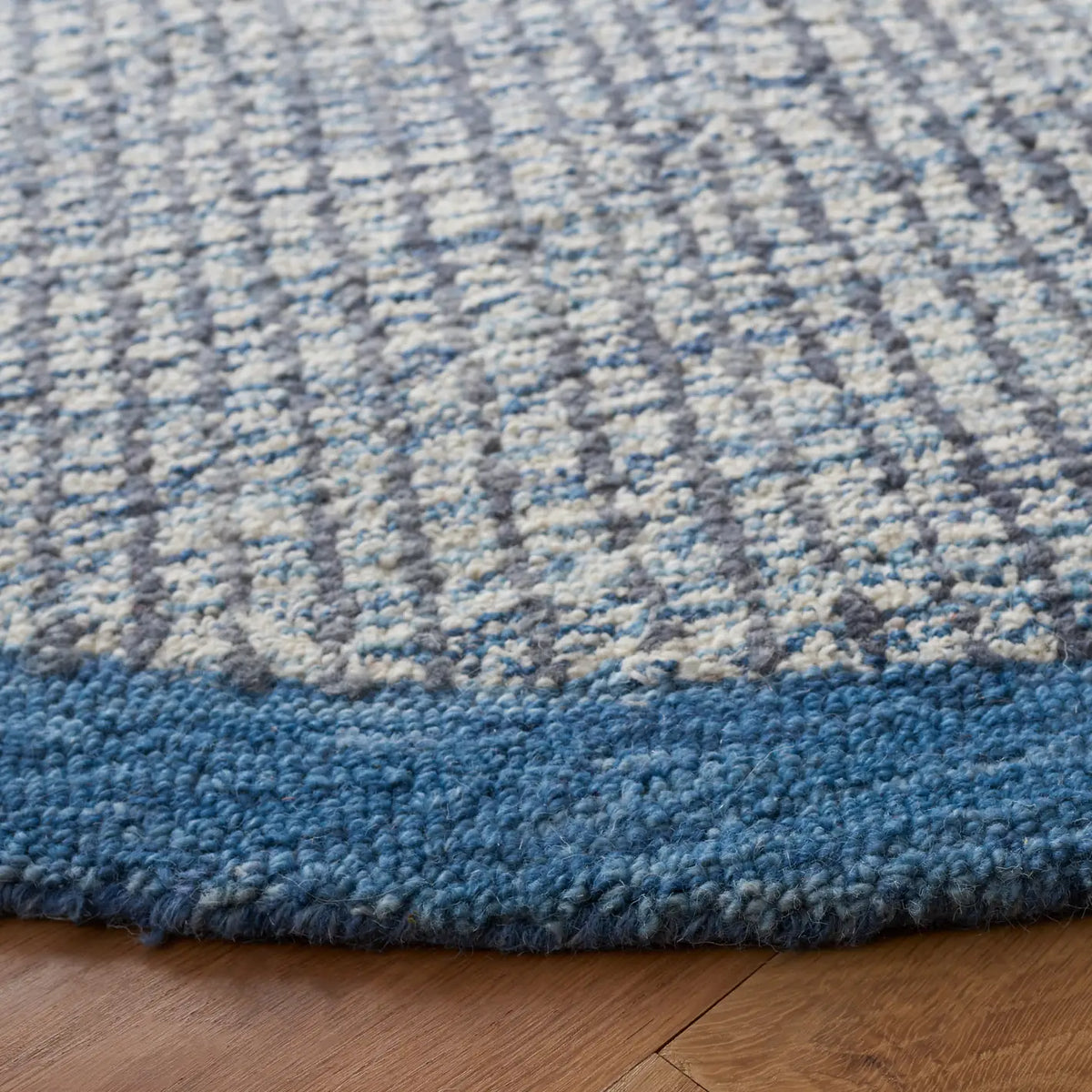 Safavieh Metro 6'-0" x 6'-0" Rug in Ivory / Blue
