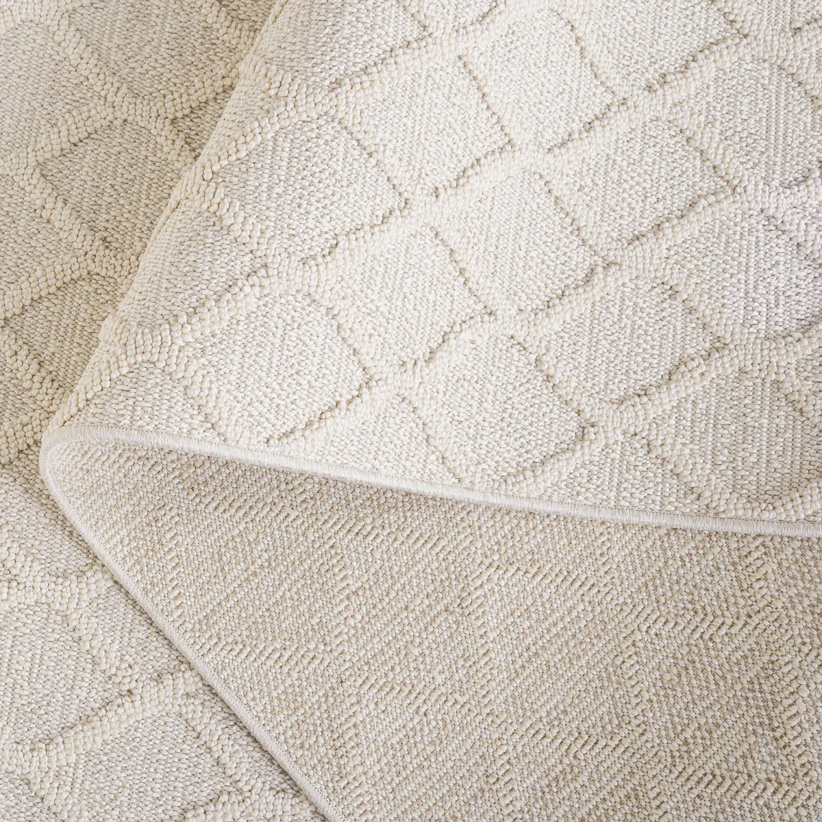 Safavieh Paros 4'-0" x 6'-0" Rug in Ivory