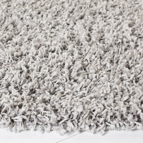 Safavieh Sga-Athens Shag 6'-7" x 6'-7" Rug in Silver