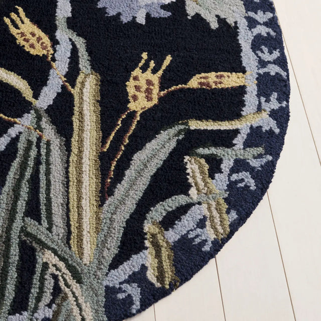 Safavieh Chelsea 4'-6" x 6'-6" Rug in Black
