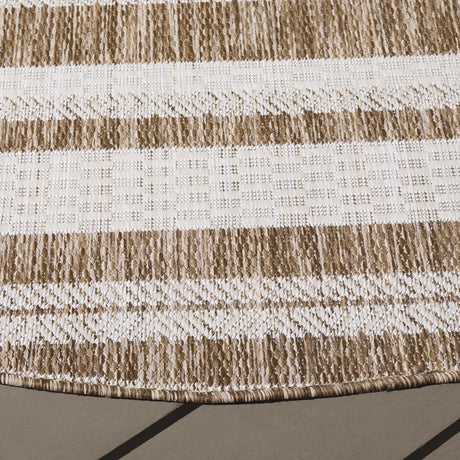 Safavieh Beach House 6'-7" x 6'-7" Rug in Navy / Ivory