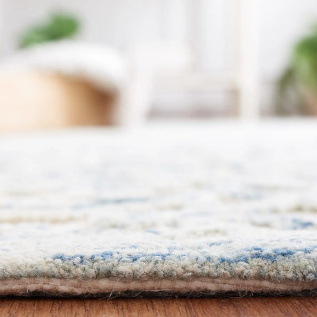 Safavieh Martha Stewart 4'-0" x 6'-0" Rug in Blue / Ivory