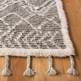 Safavieh Casablanca 4'-0" x 6'-0" Rug in Grey / Ivory