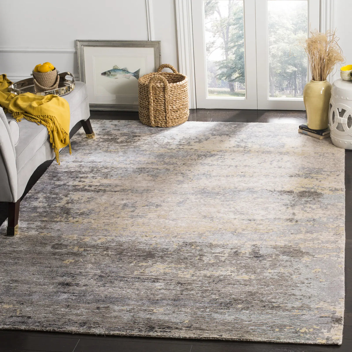 Safavieh Tiffany 6'-0" x 9'-0" Rug in Beige / Light Blue