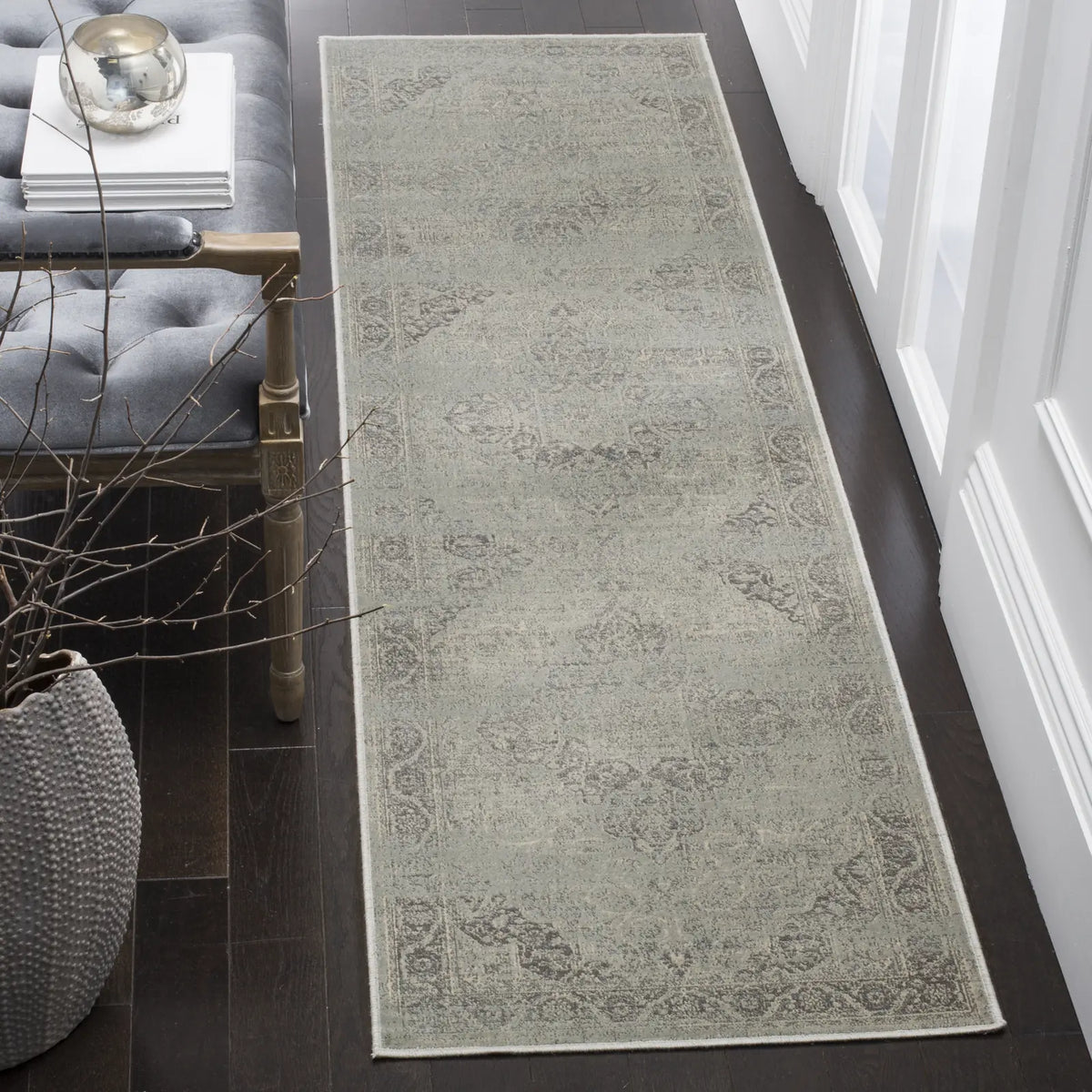 Safavieh Vintage 2'-2" x 12'-0" Rug in Silver