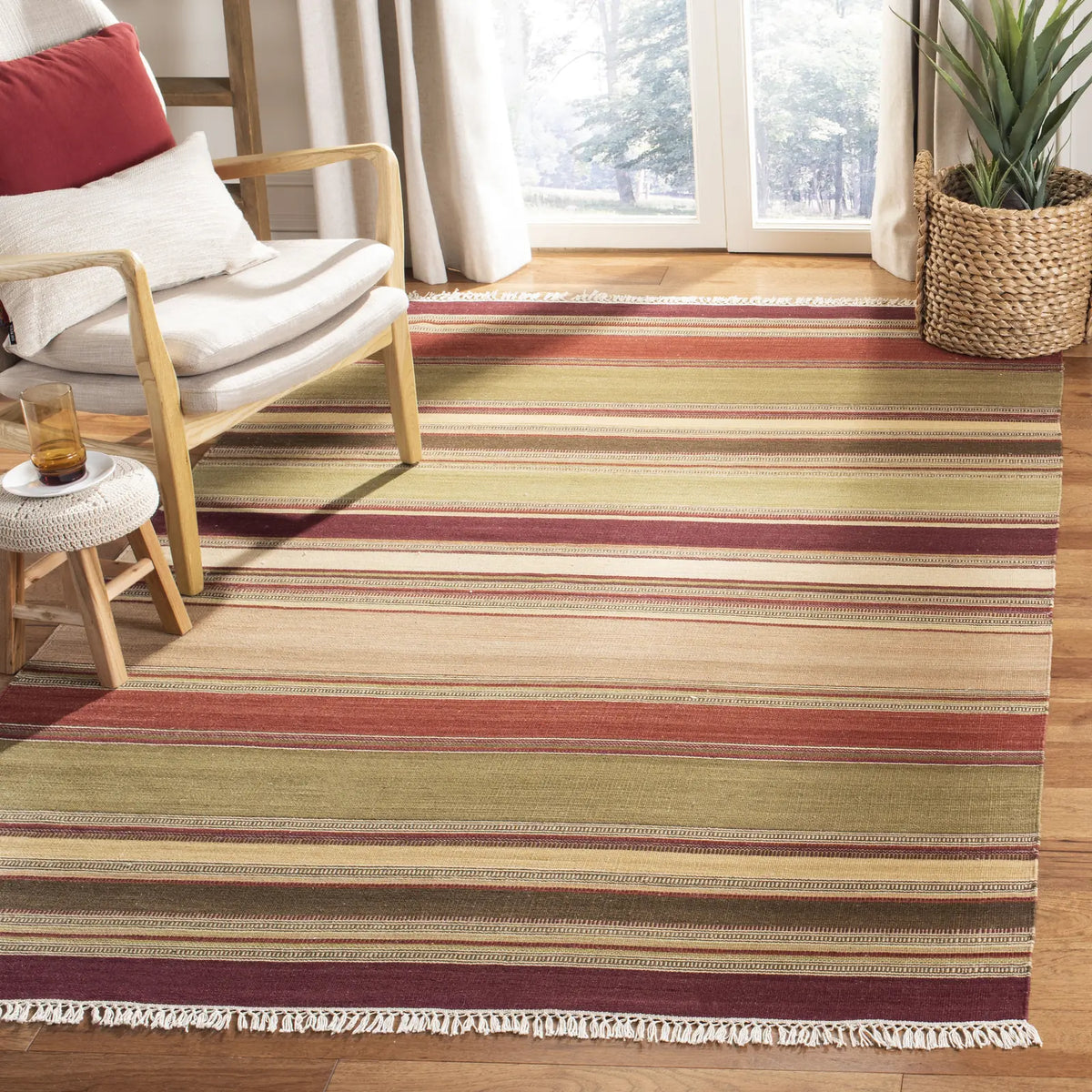 Safavieh Striped Kilim 5'-0" x 8'-0" Rug in Red