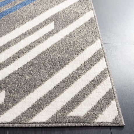 Safavieh Pyramid 4'-5" x 6'-5" Rug in Grey / Blue Ivory