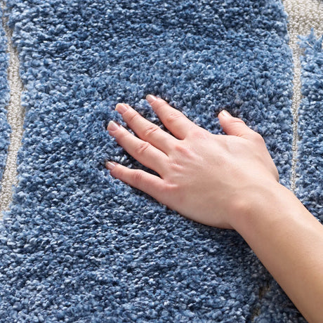 Safavieh Florida Shag 4'-0" x 6'-0" Rug in Light Blue / Cream