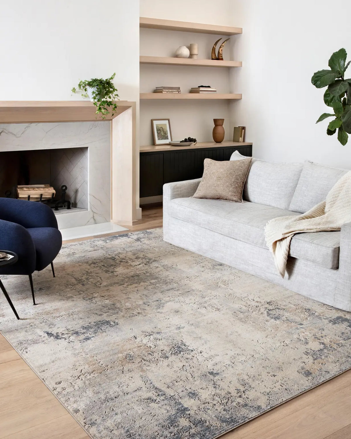 Loloi Teagan Tea-06 Sand/Mist Rugs - room scene 2