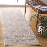 Safavieh Jade 100 2'-2" x 8'-0" Rug in Beige / Ivory