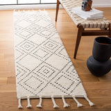 Safavieh Casablanca 2'-3" x 8'-0" Rug in Ivory / Black