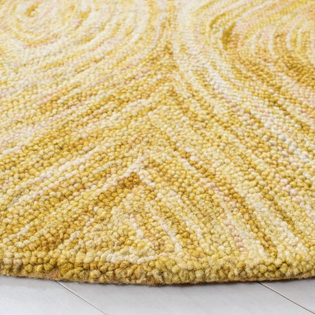 Safavieh Ikat 6'-0" x 6'-0" Rug in Gold